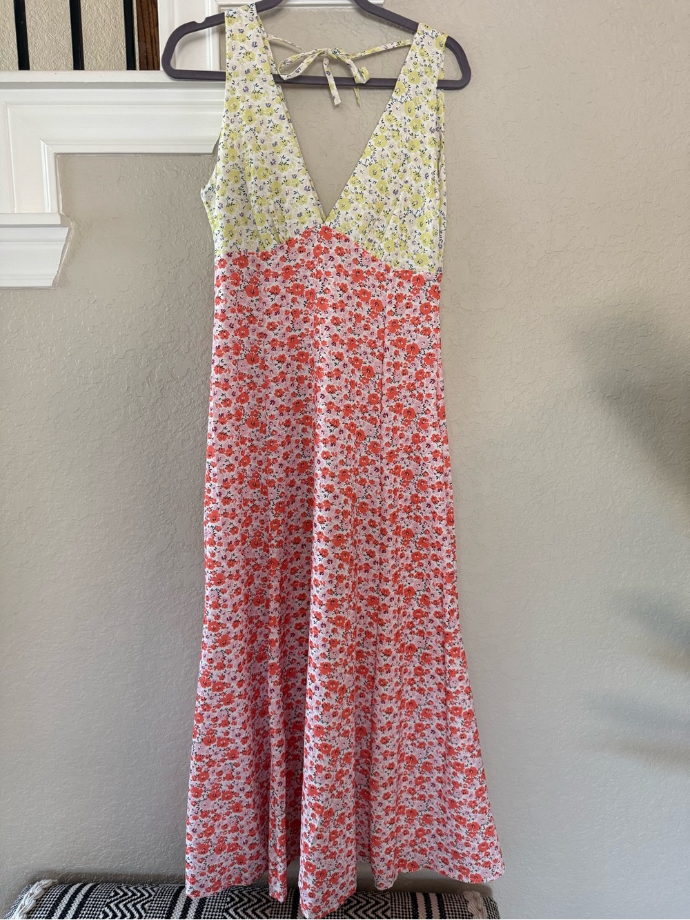 NWOT Floral V-Neck Maxi Dress (m) - Picture 4 of 7